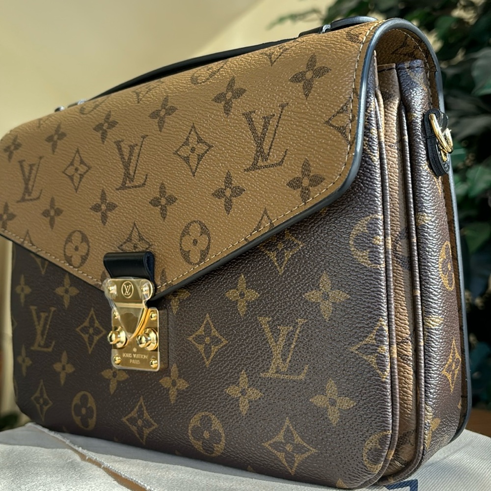 NWT  Louis Vuitton Pochette Métis Monogram Reverse Bag - Picture 8 of 17